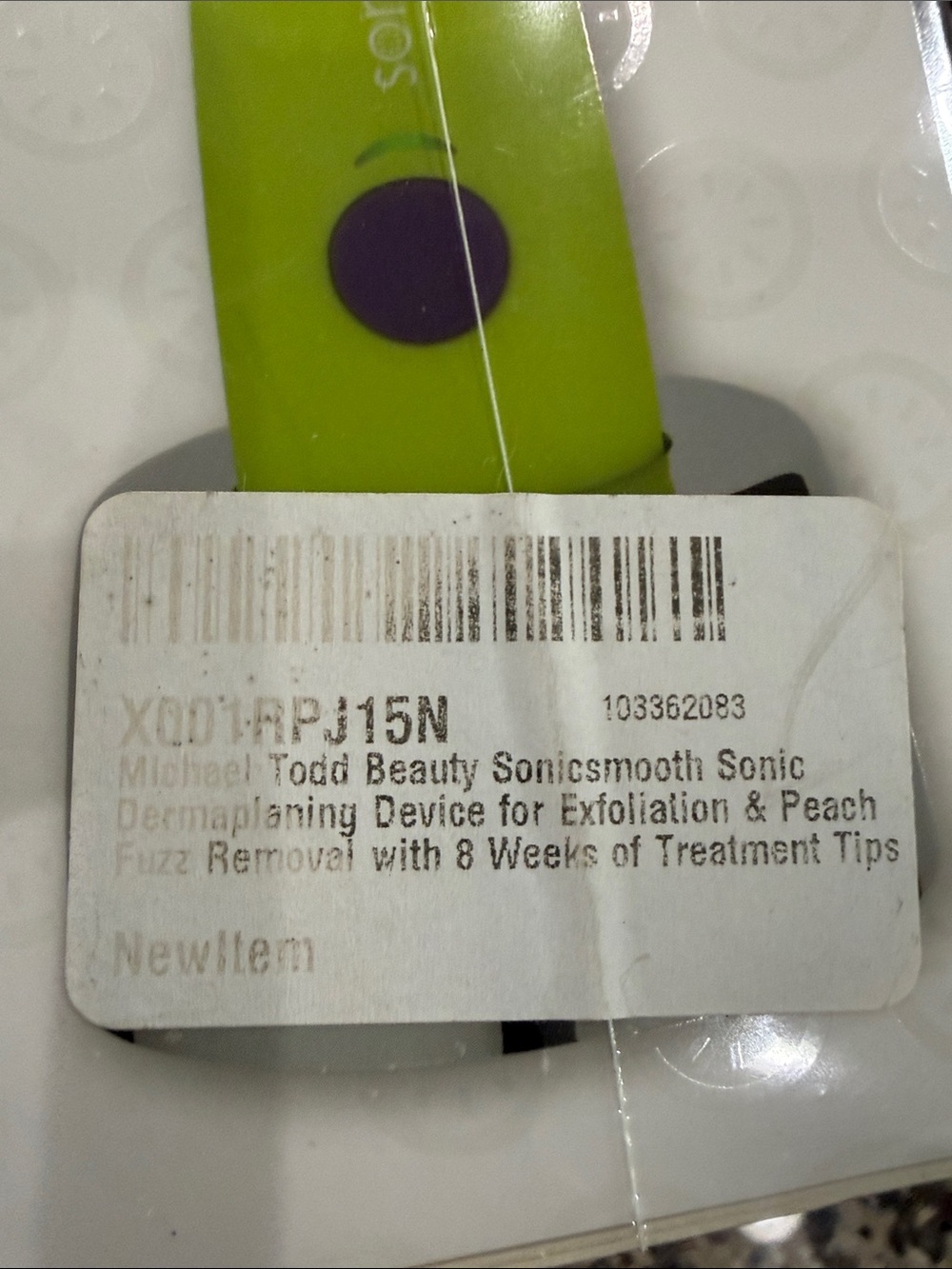 SonicSmooth True Sonic Dermaplaning System - Lime Green - Picture 3 of 5